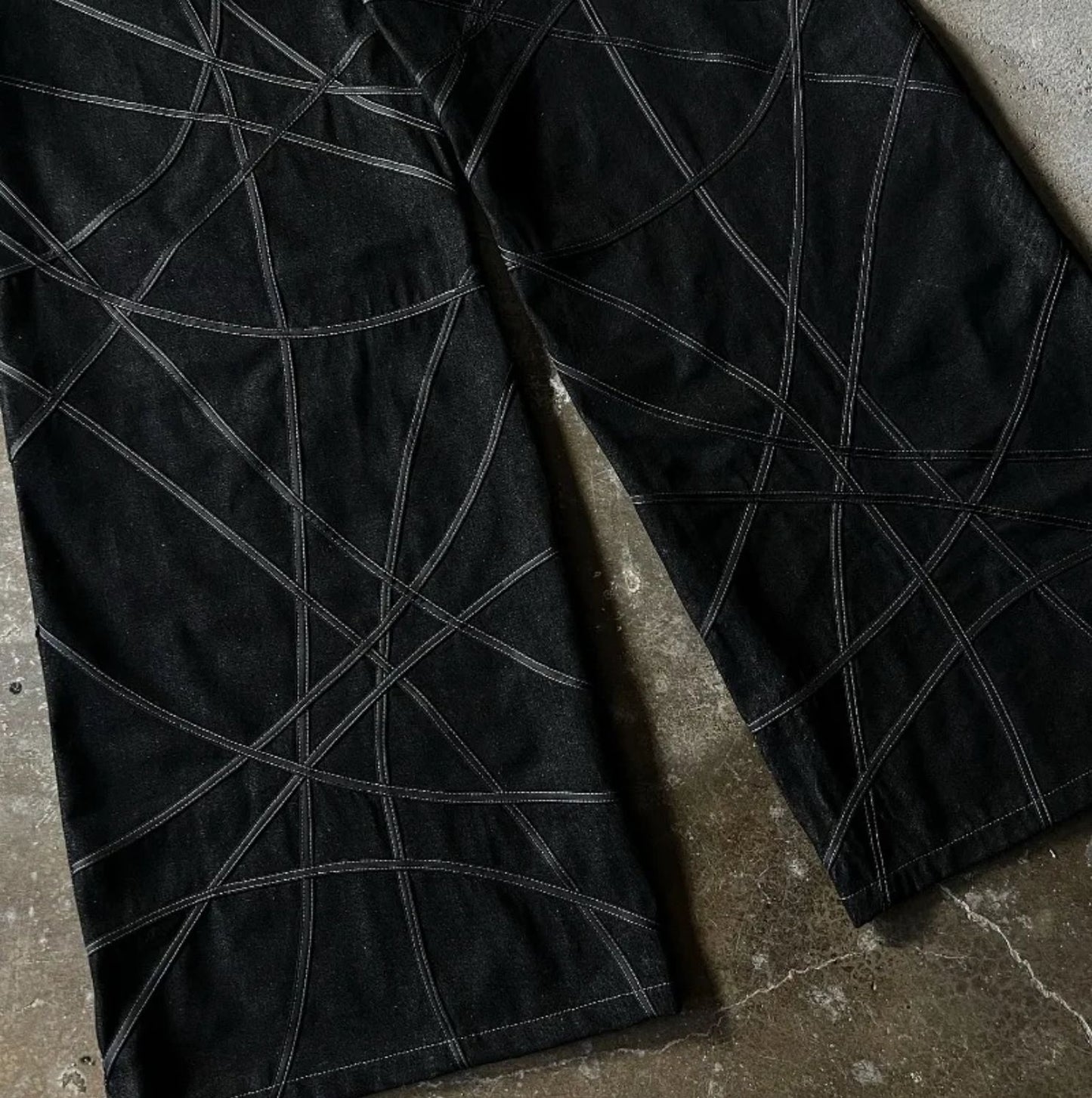 GARDE ALASKA BLACK BARBED DENIM JEANS